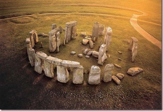 Stonehenge. Construcţie megalitică