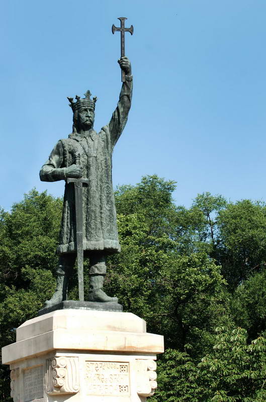 Monumentul lui Ștefan cel Mare și Sfînt. Arhitect Al. Plămădeală