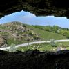 Вид на село Бутешть из глубины пещеры